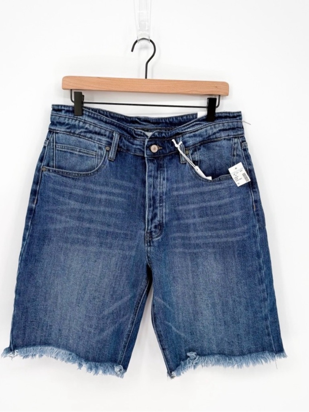 NWT KanCan for Maurices 90s Relaxed Frayed Bermuda Shorts Size 30